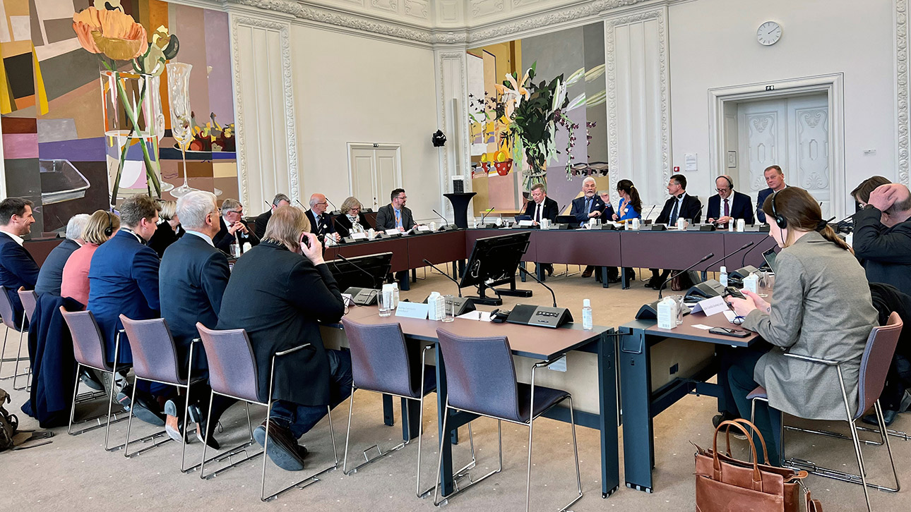 Zusammenkunft mit dem Kontaktausschuss im Former Upper Chamber des Folketings in Kopenhagen