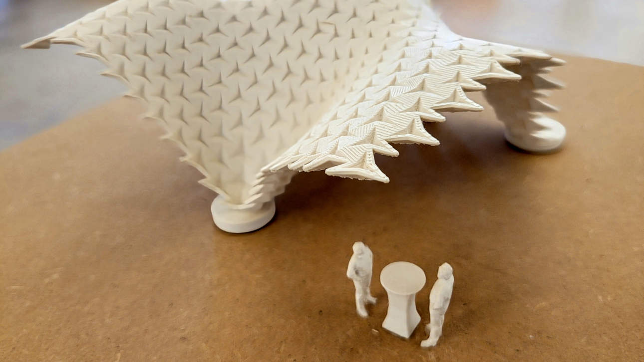 Der Entwurf 'Origami Pavillion' von Lina Langhammer und Caroline Schell. Die Idee ist ein Gebäude nach der Origami-Falttechnik 
