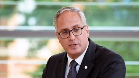 Koch Tobias CDU Landtagstagung Plenum © Foto: Thomas Eisenkrätzer Der CDU-Fraktionsvorsitzende Tobias Koch hält eine Rede im Plenarsaal des Landtages.