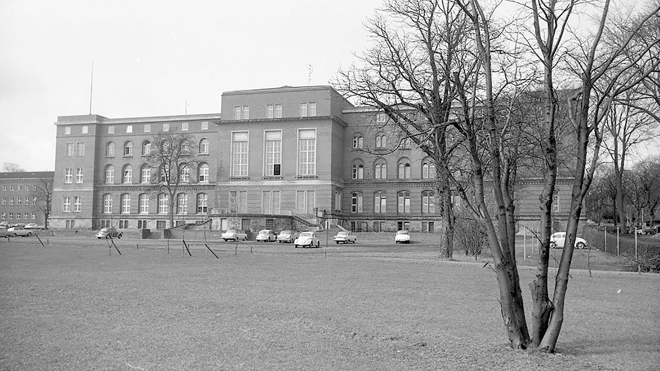 Landeshaus Demokratie Ort © Foto: Archiv Landtag Das Landeshaus in den 1950er Jahren