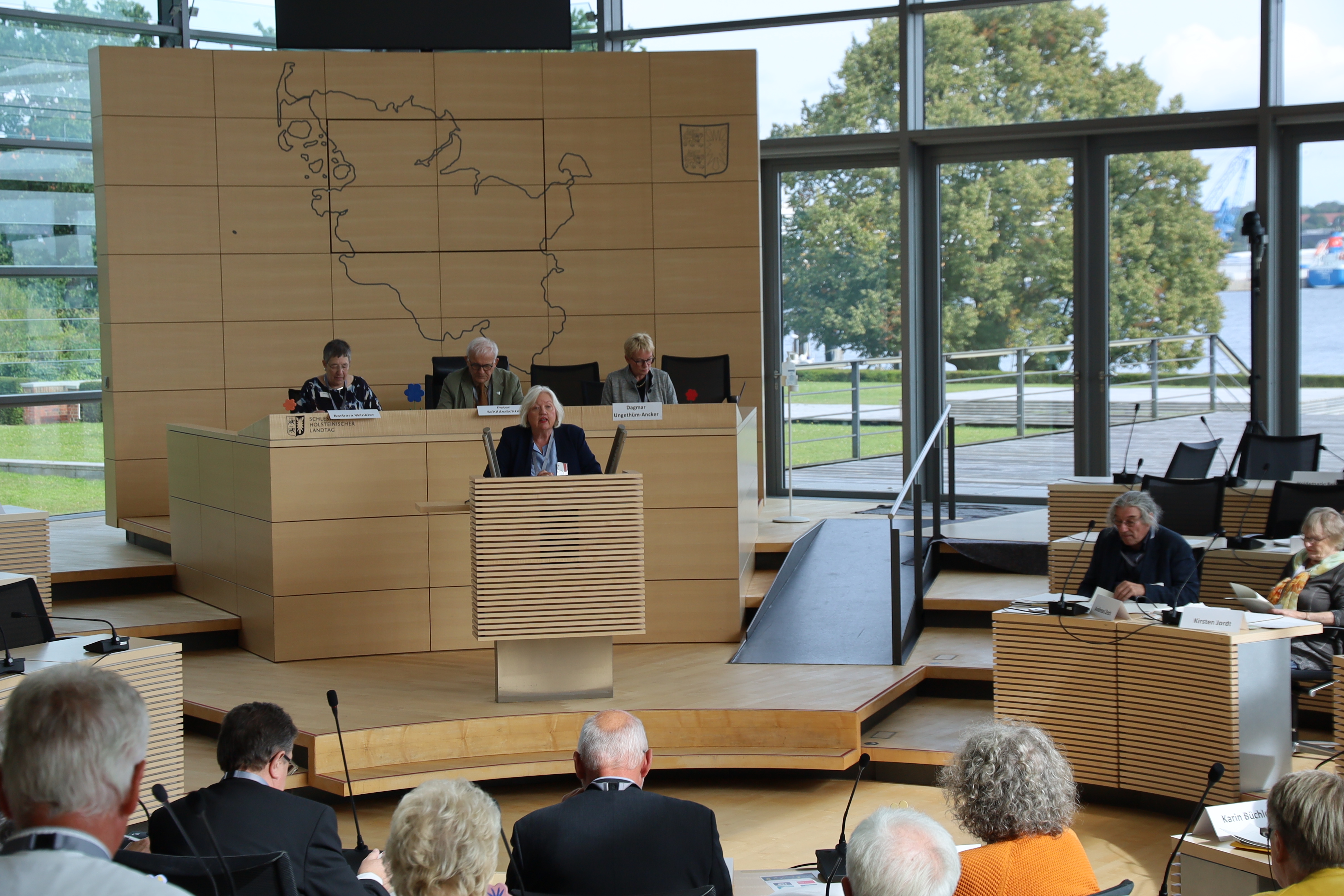 Debatte im Plenum beim Altenparlament